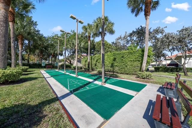 6171 Floral Lakes Dr