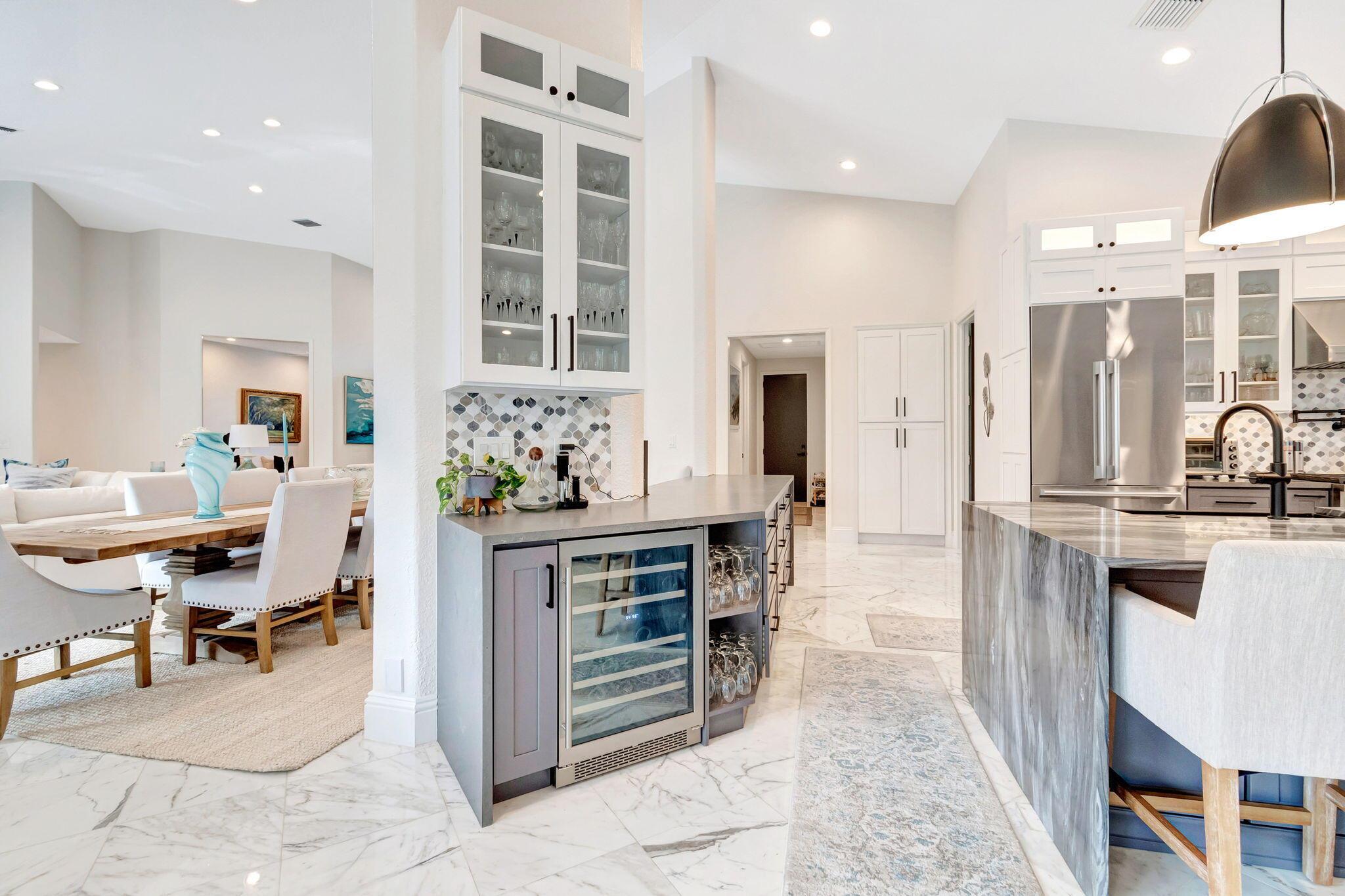 4872 Bocaire Boulevard