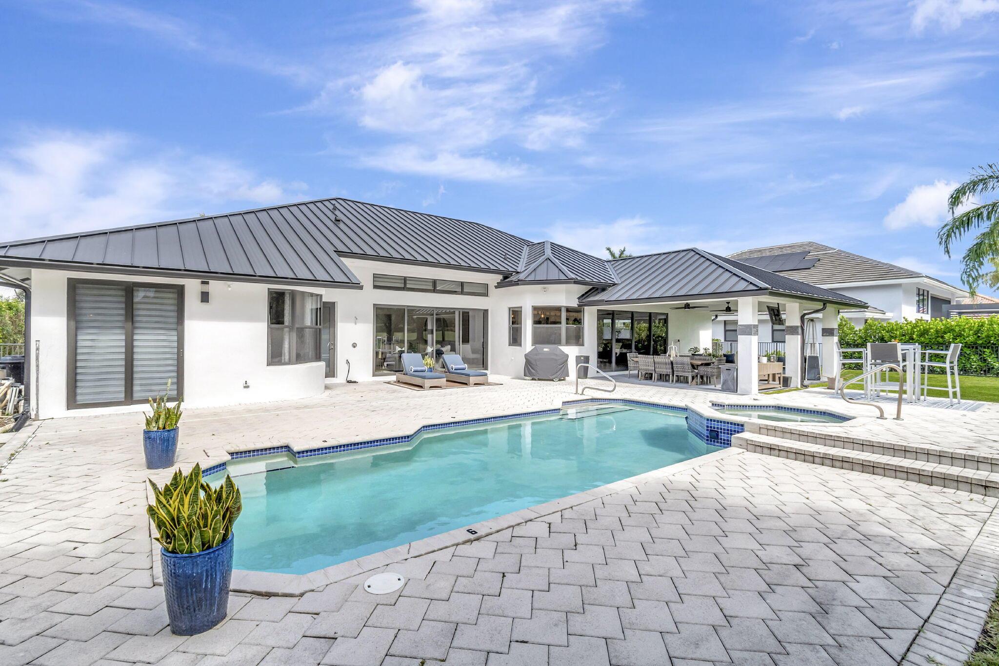 4872 Bocaire Boulevard