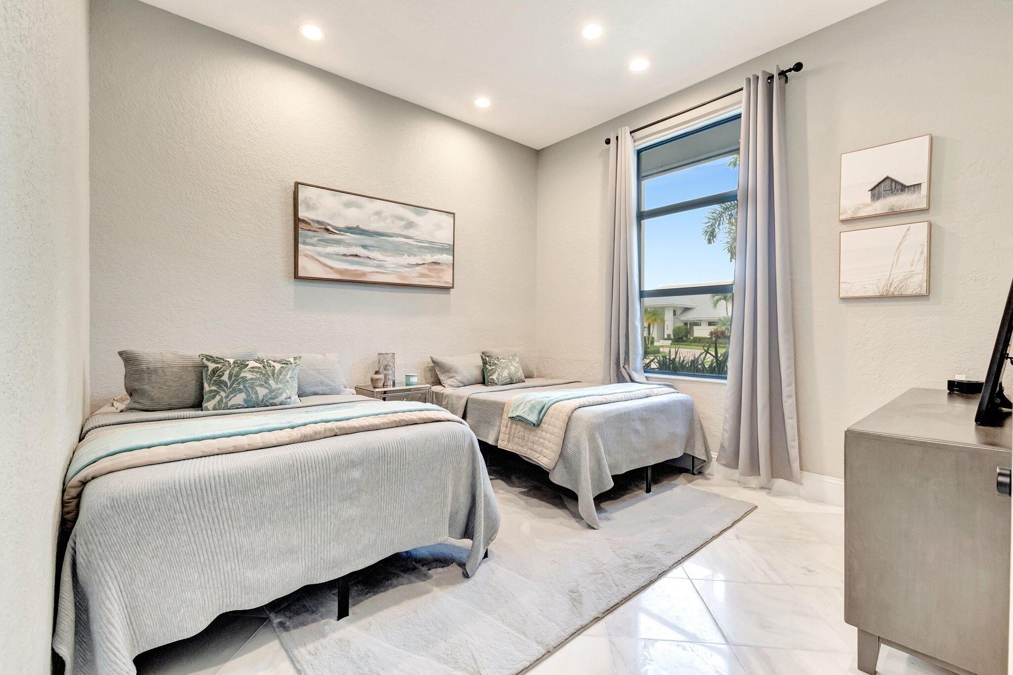 4872 Bocaire Boulevard