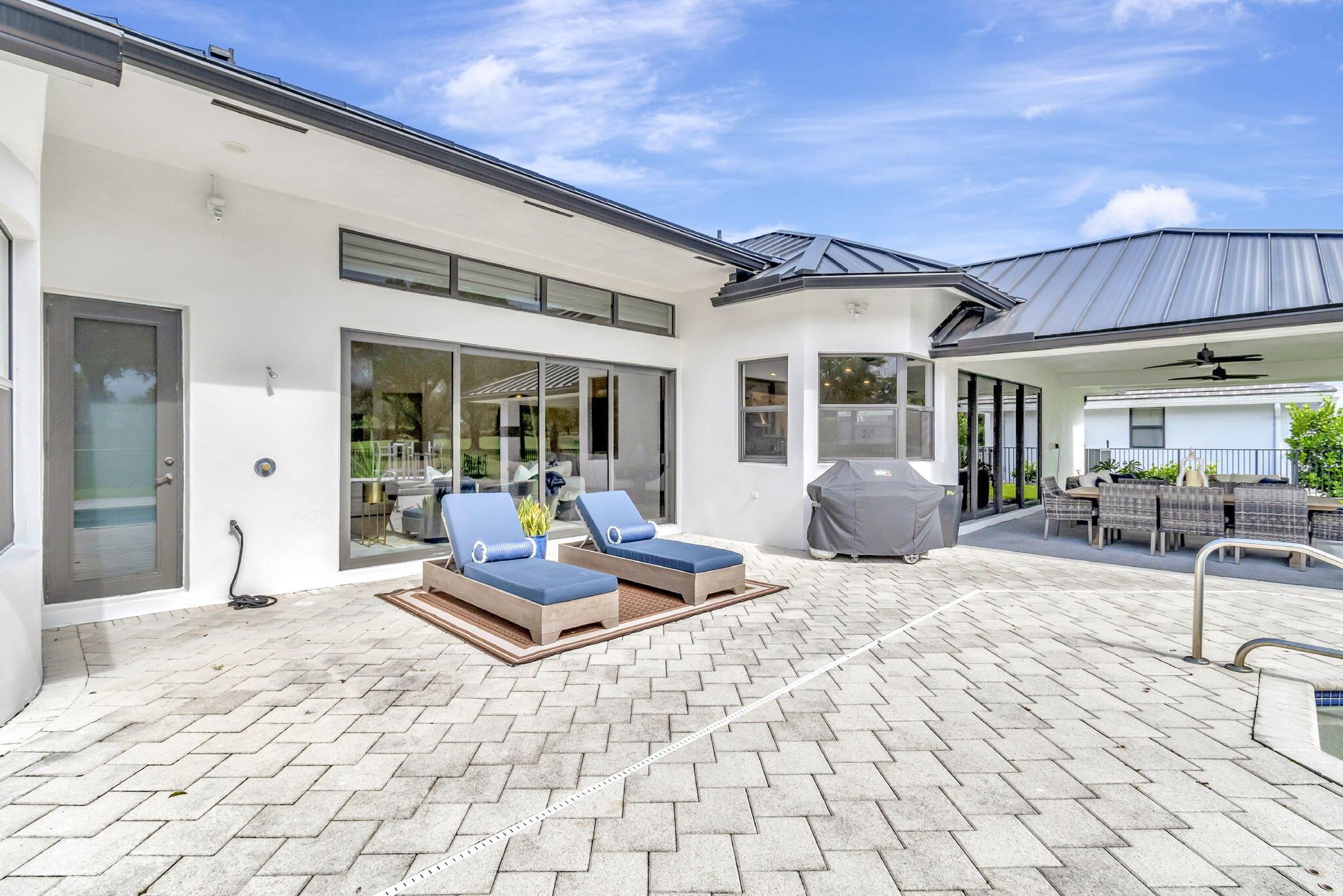 4872 Bocaire Boulevard