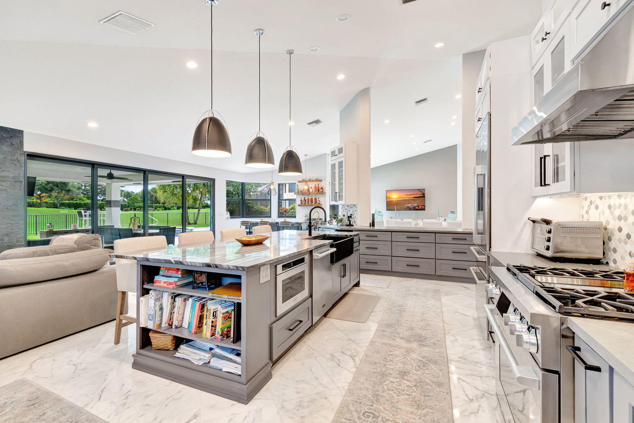 4872 Bocaire Boulevard