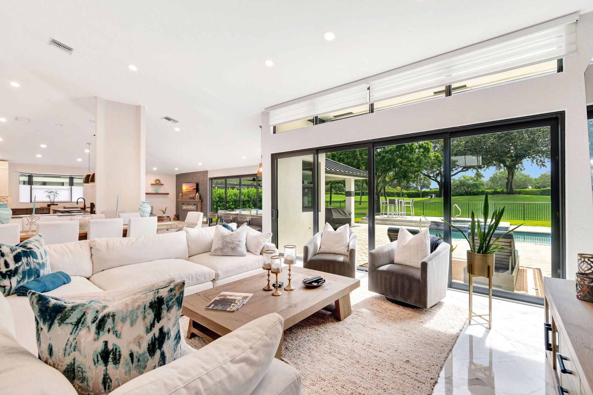 4872 Bocaire Boulevard