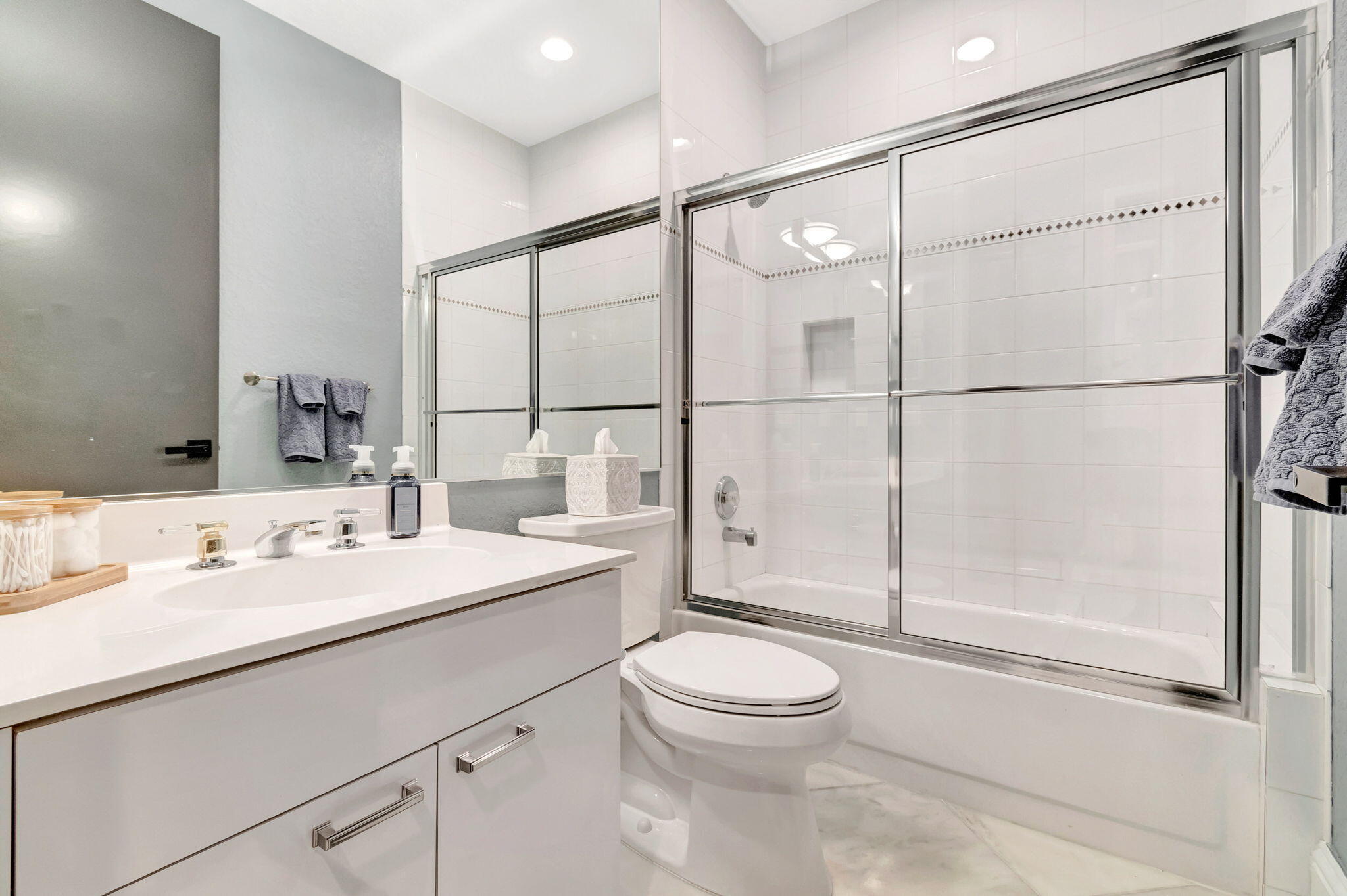 4872 Bocaire Boulevard