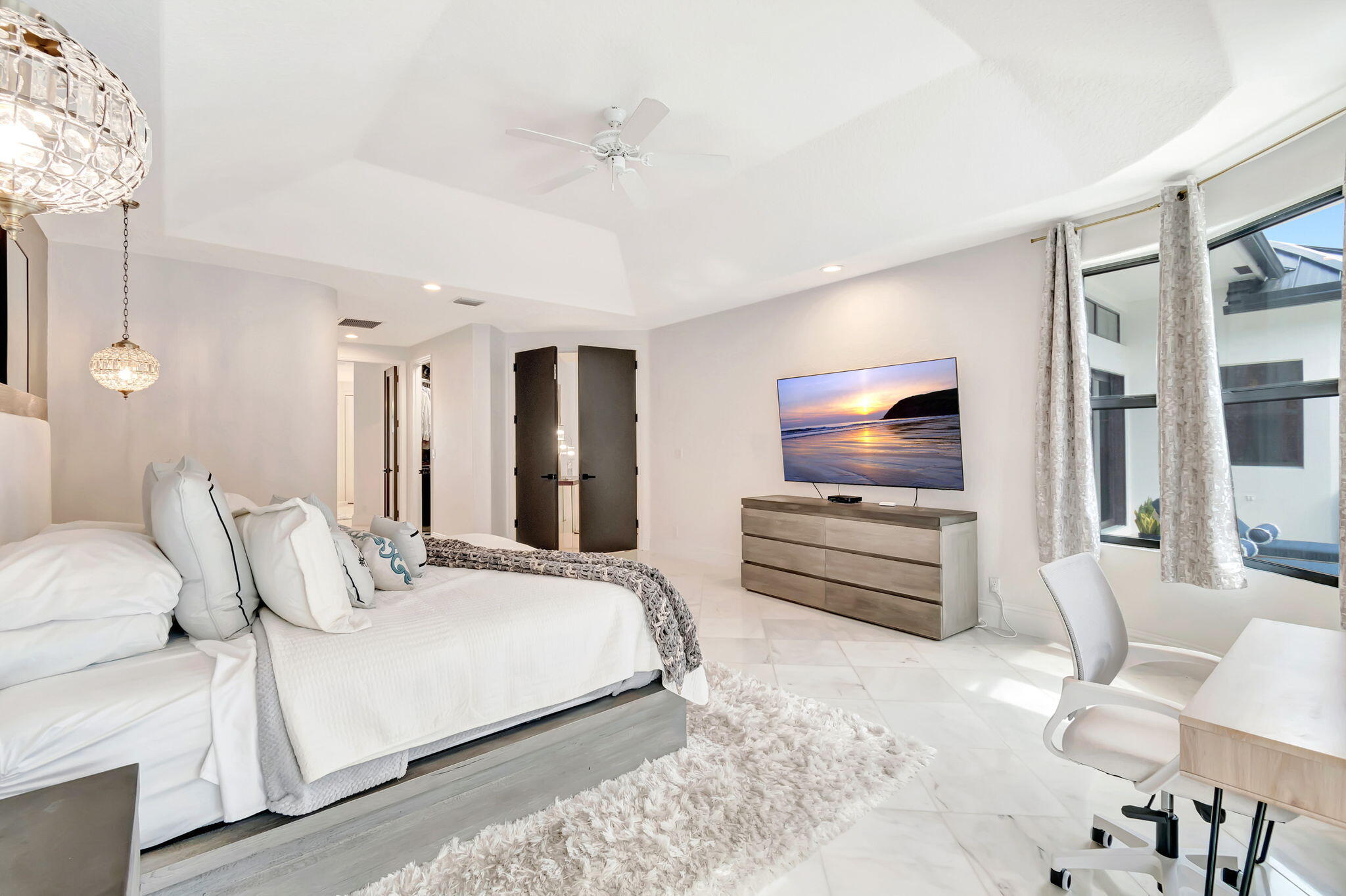 4872 Bocaire Boulevard