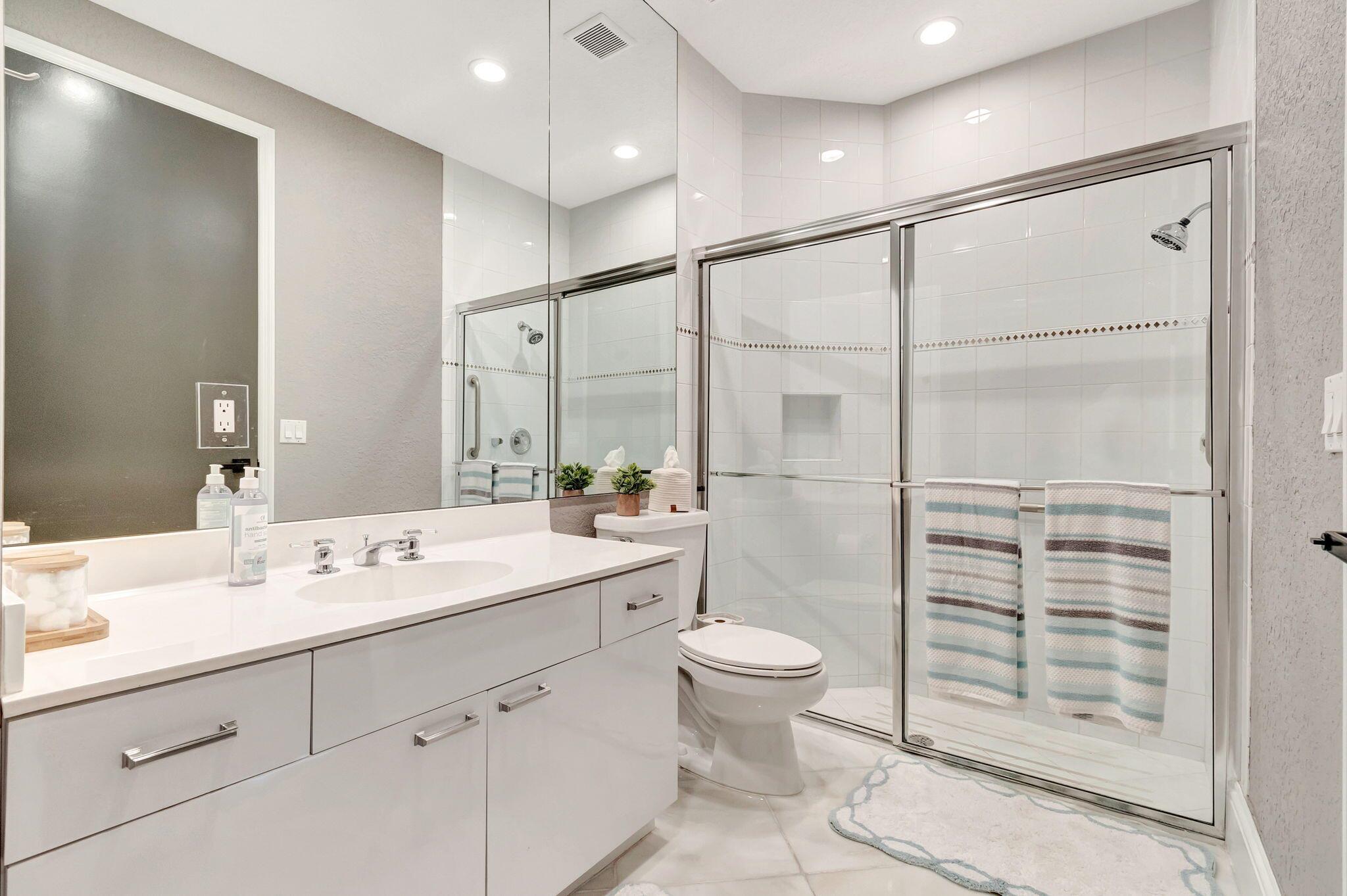 4872 Bocaire Boulevard