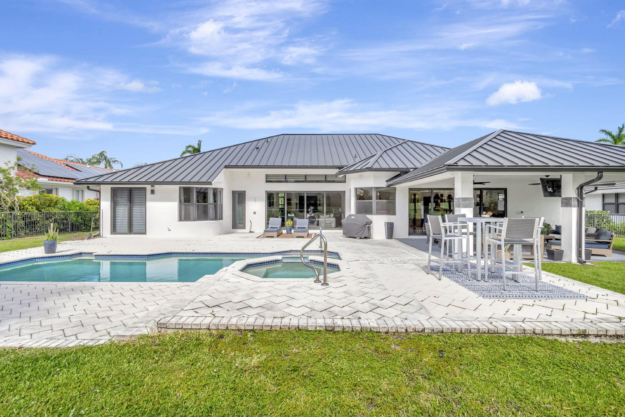 4872 Bocaire Boulevard