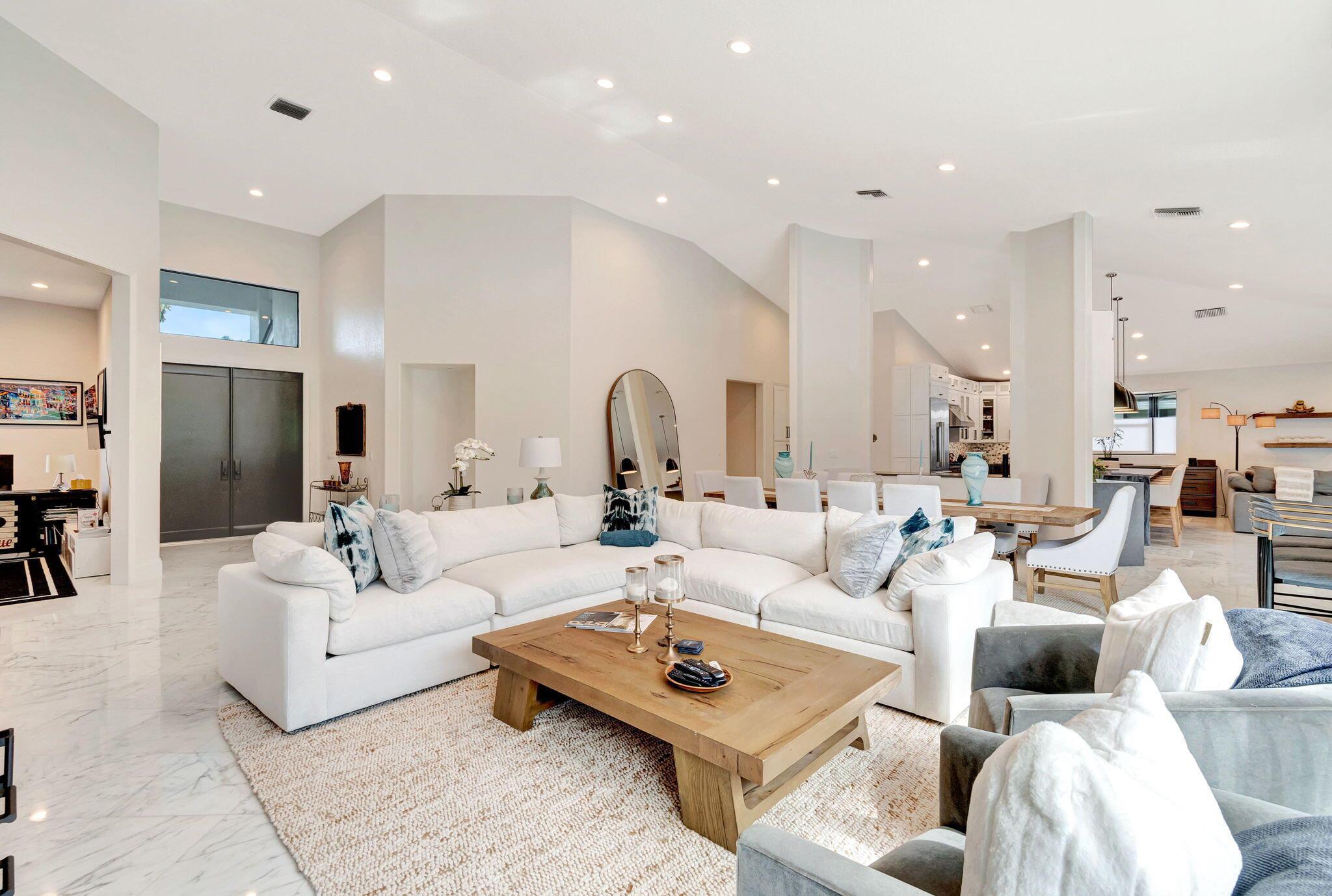 4872 Bocaire Boulevard