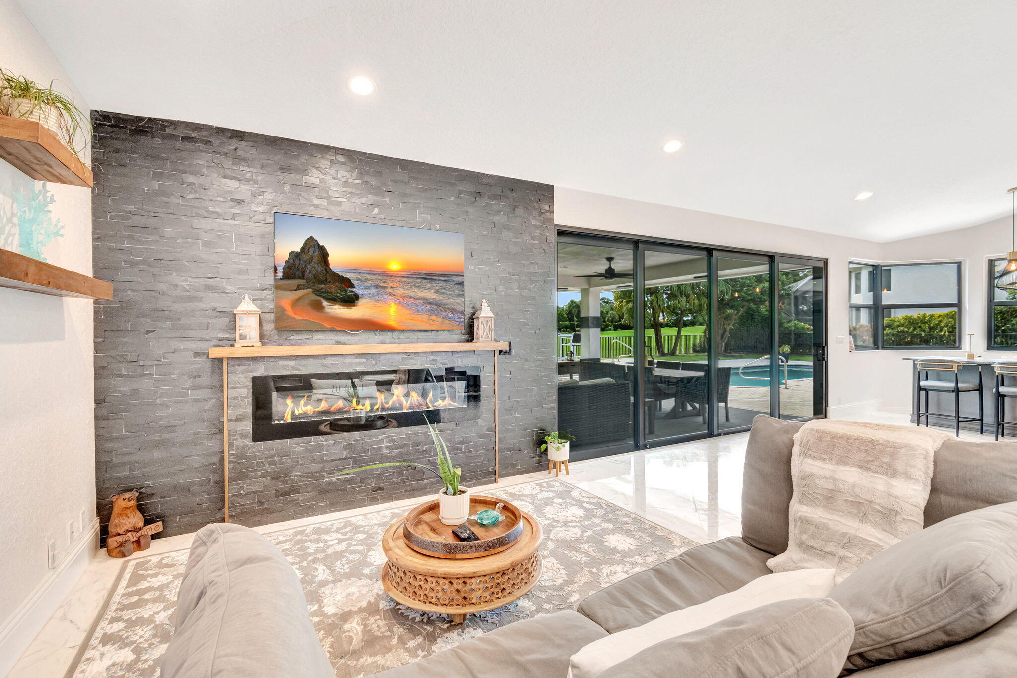 4872 Bocaire Boulevard