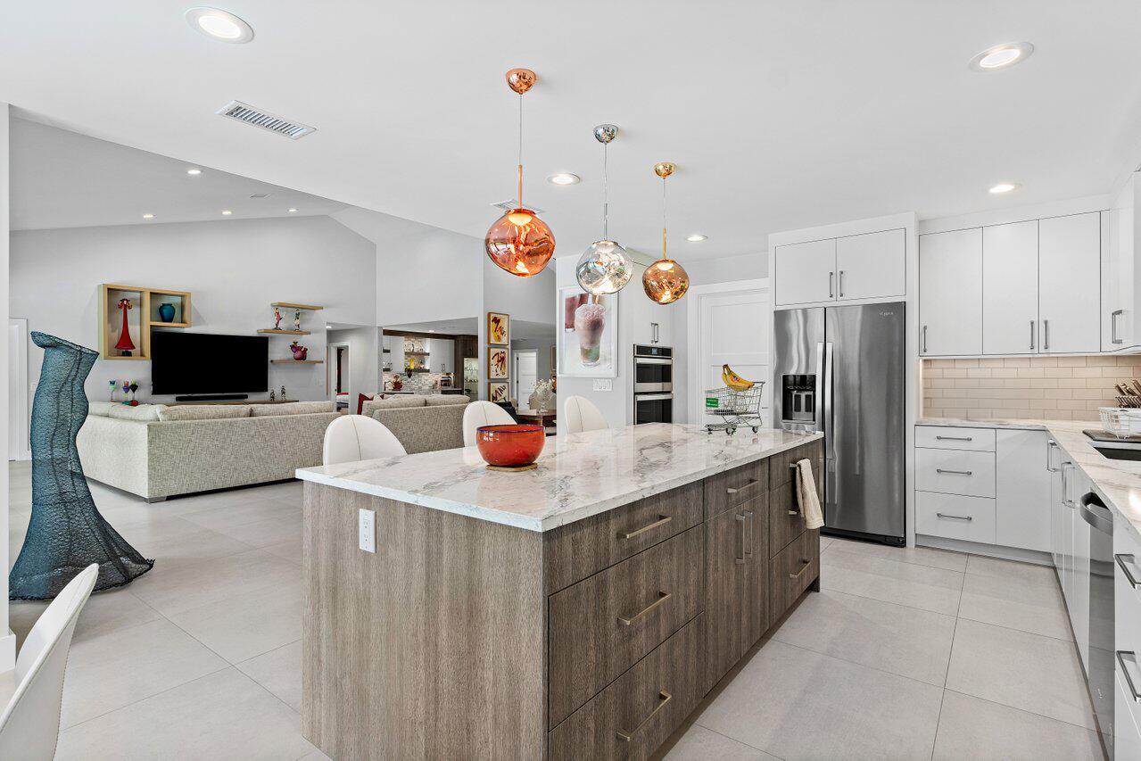 3707 Red Maple Circle