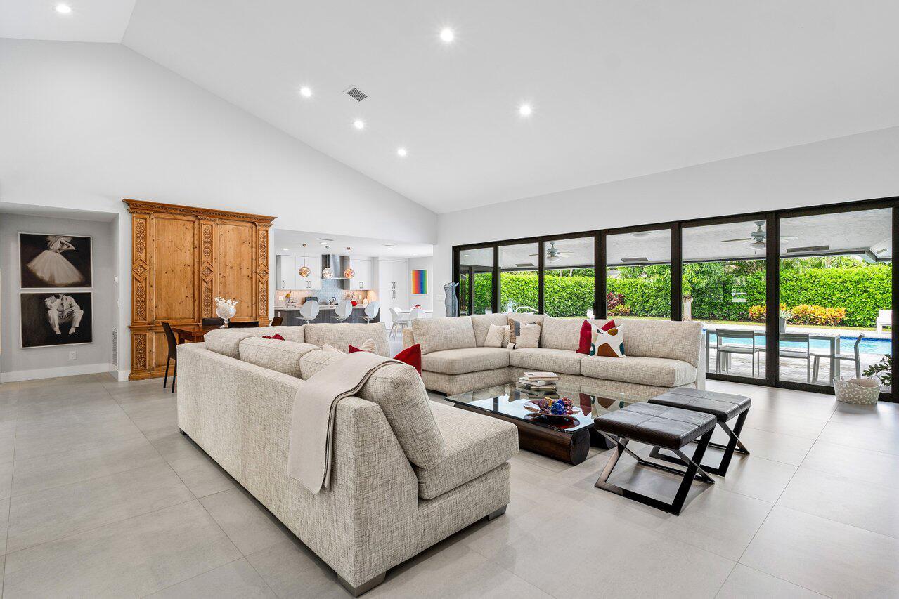 3707 Red Maple Circle