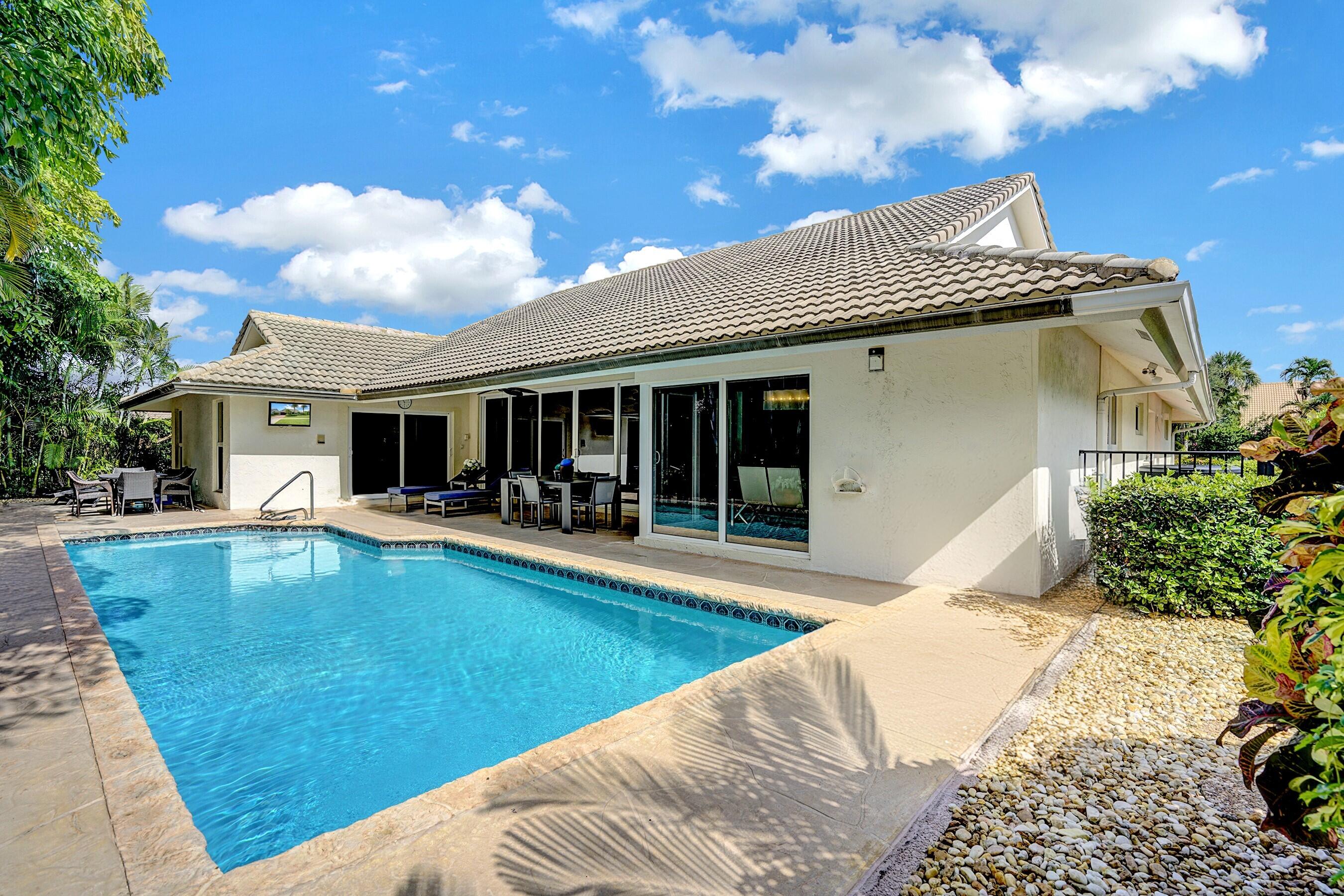 3952 Live Oak Boulevard