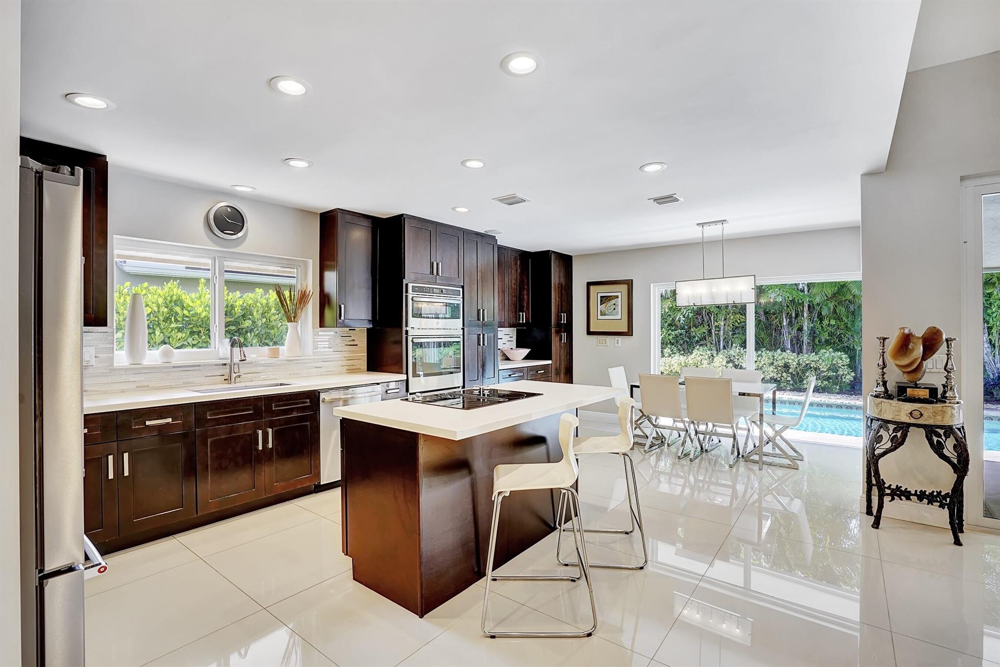 3952 Live Oak Boulevard