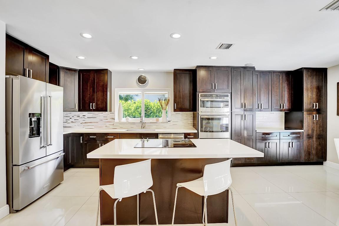 3952 Live Oak Boulevard