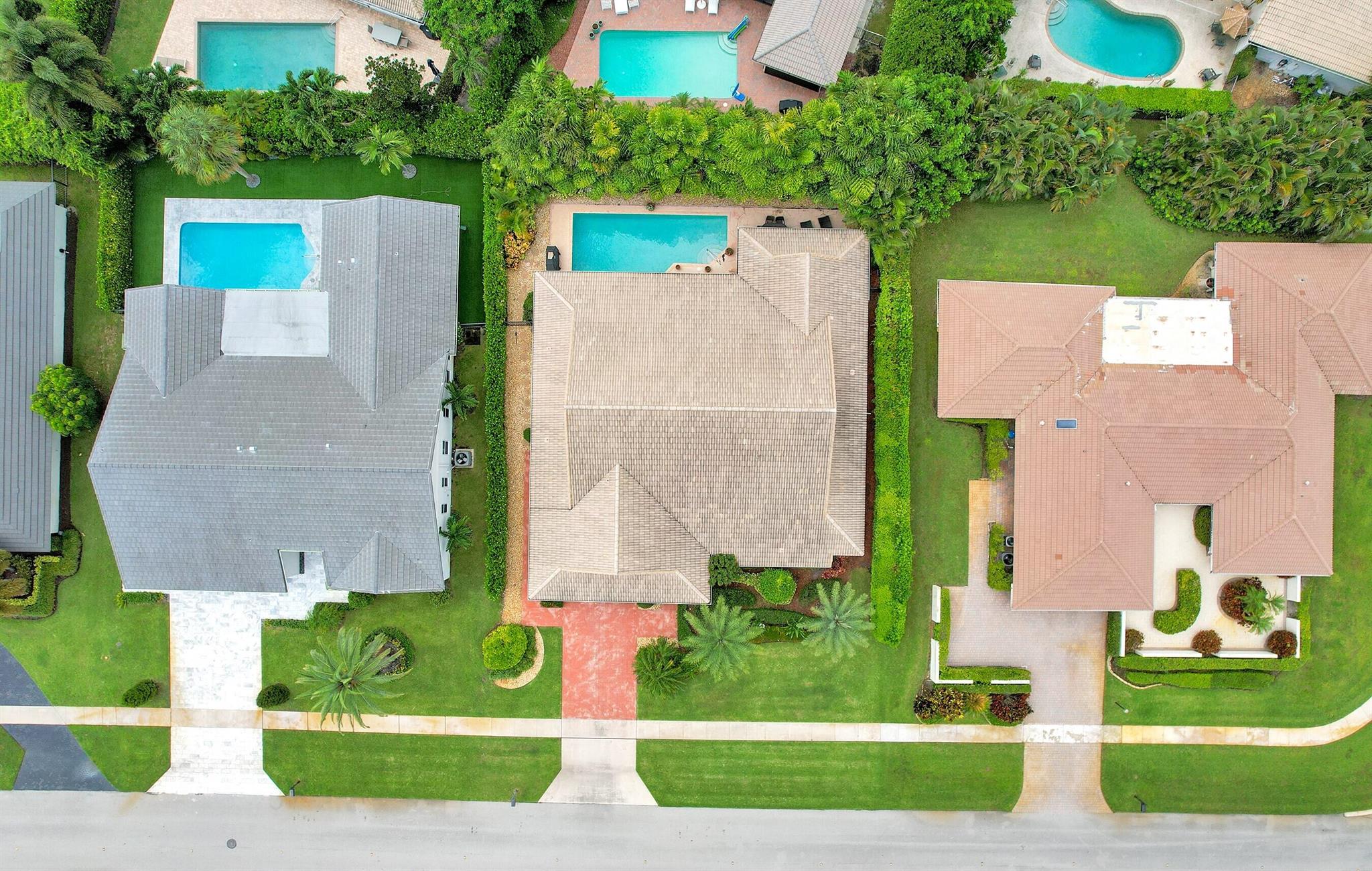 3952 Live Oak Boulevard