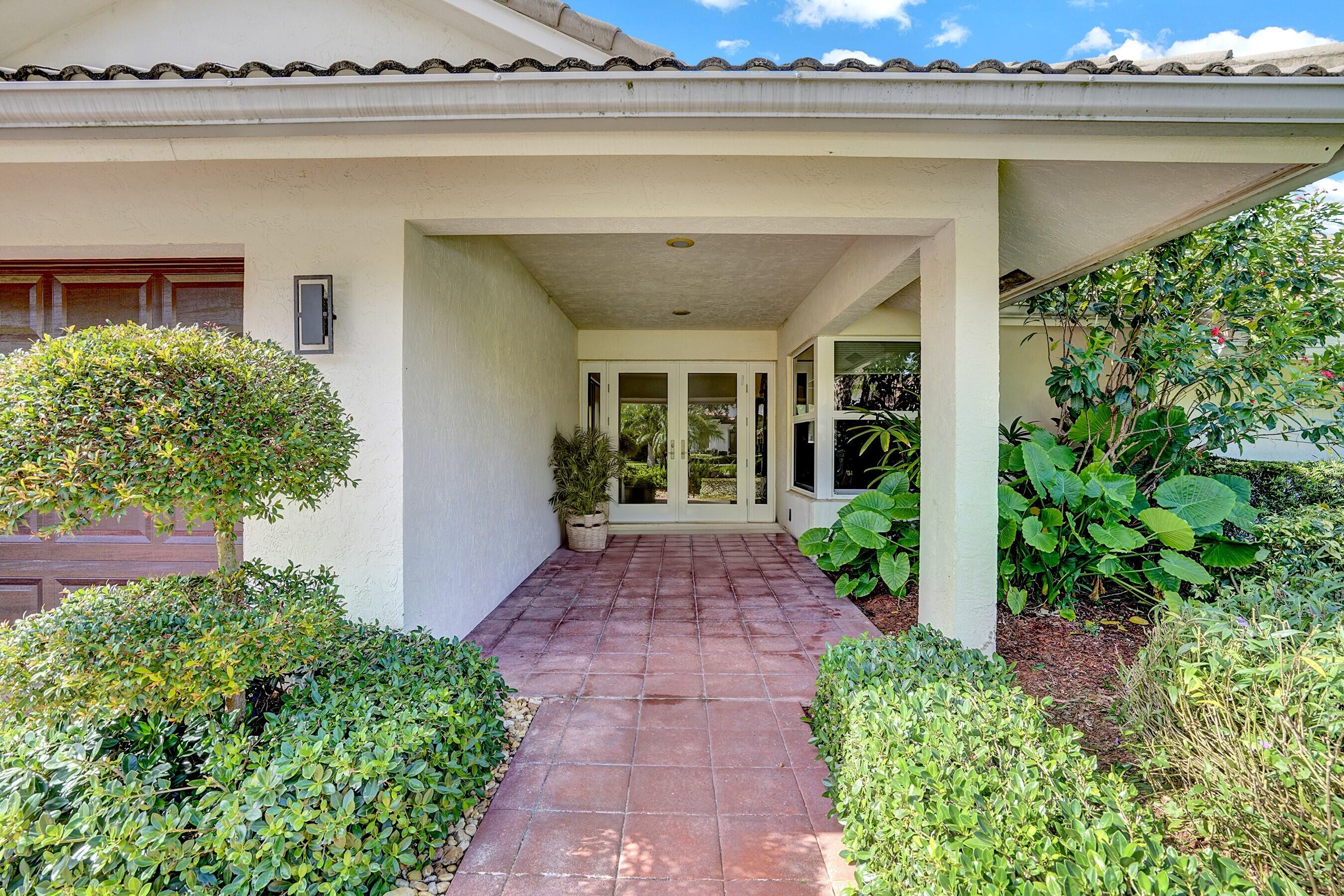 3952 Live Oak Boulevard