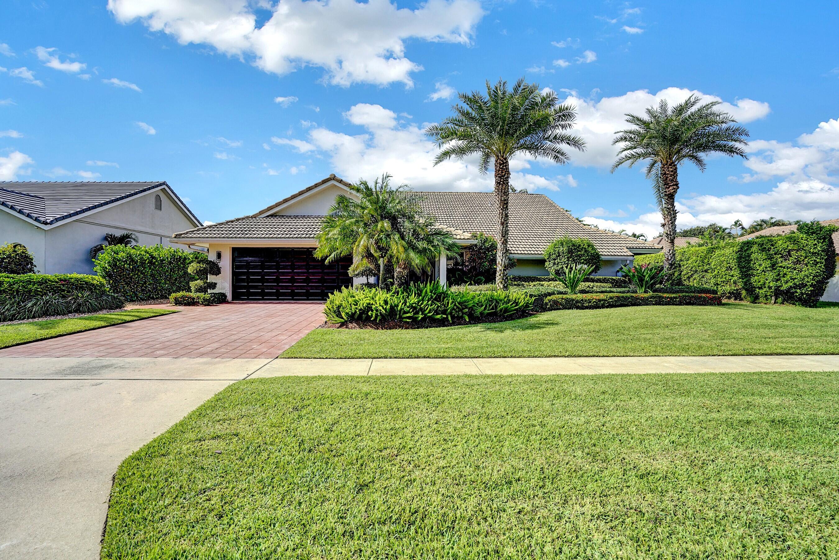 3952 Live Oak Boulevard