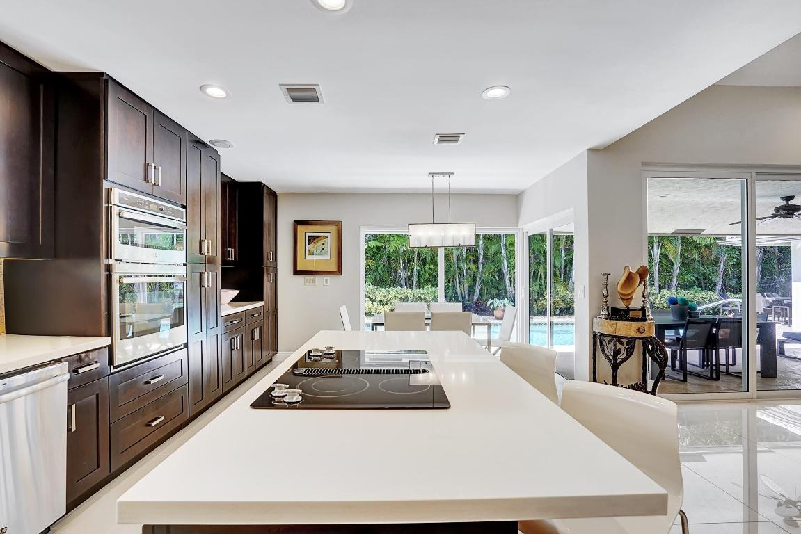 3952 Live Oak Boulevard