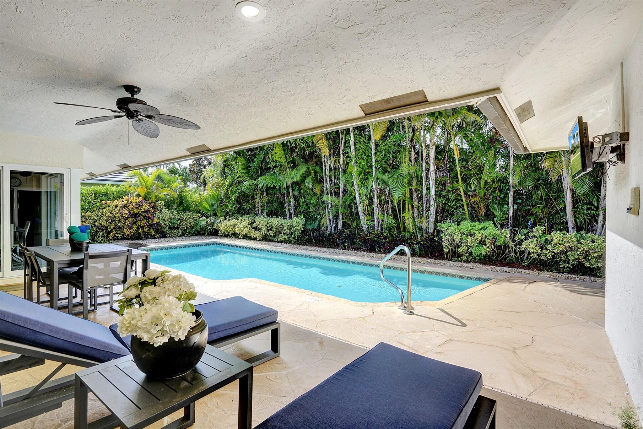 3952 Live Oak Boulevard