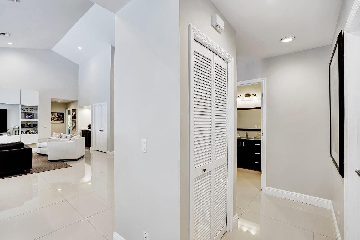 3952 Live Oak Boulevard