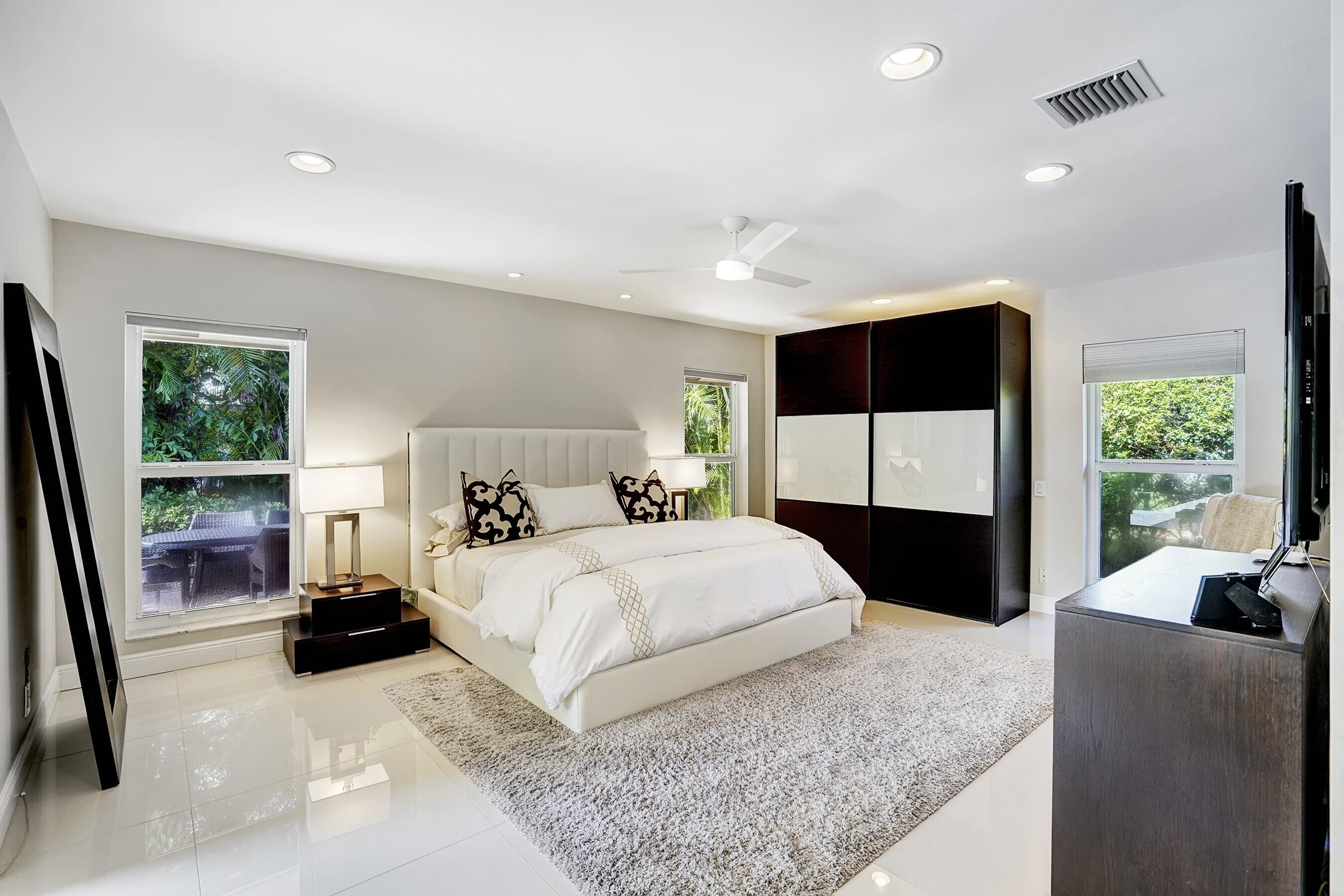 3952 Live Oak Boulevard