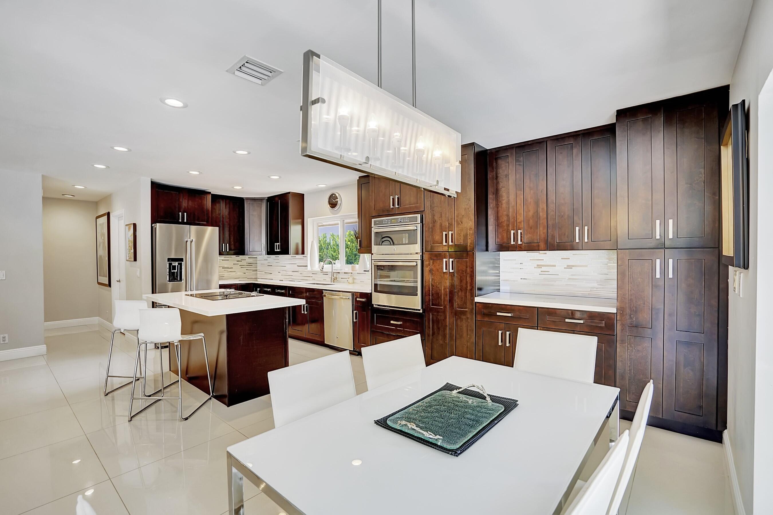 3952 Live Oak Boulevard