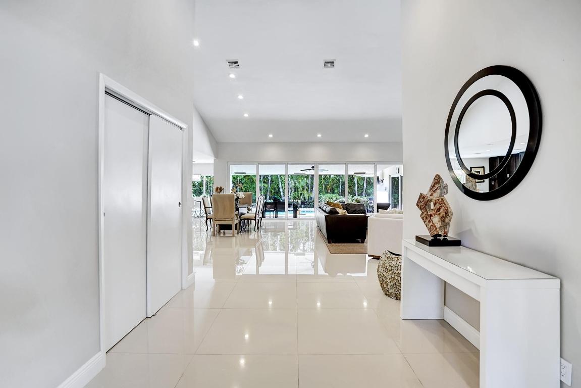 3952 Live Oak Boulevard