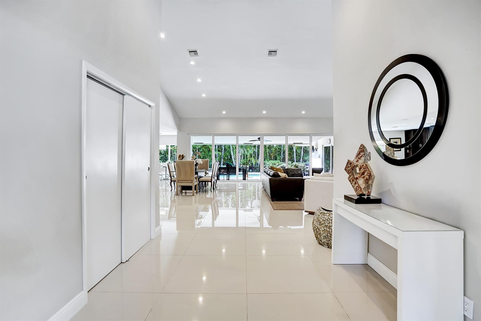 3952 Live Oak Boulevard