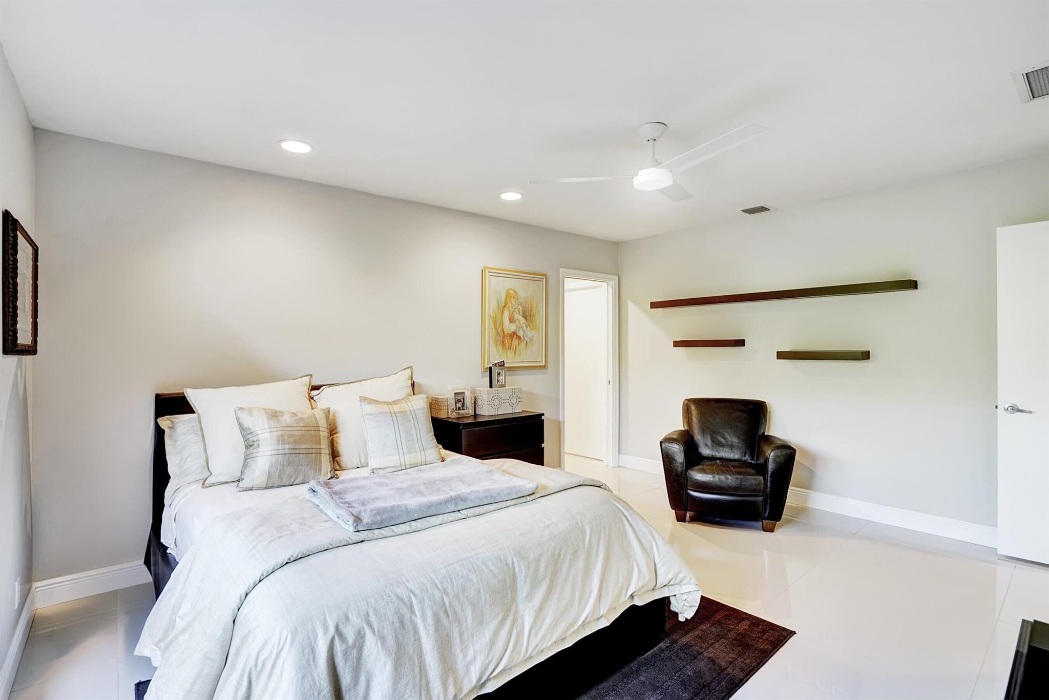 3952 Live Oak Boulevard