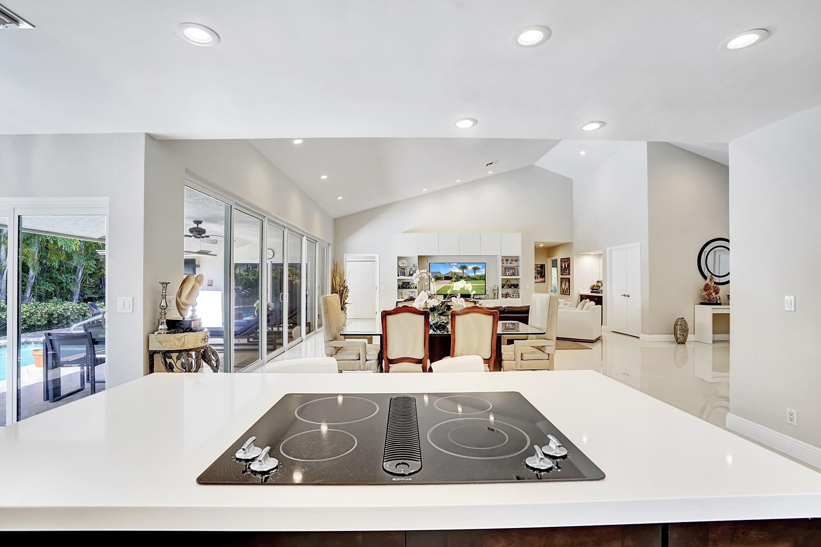 3952 Live Oak Boulevard