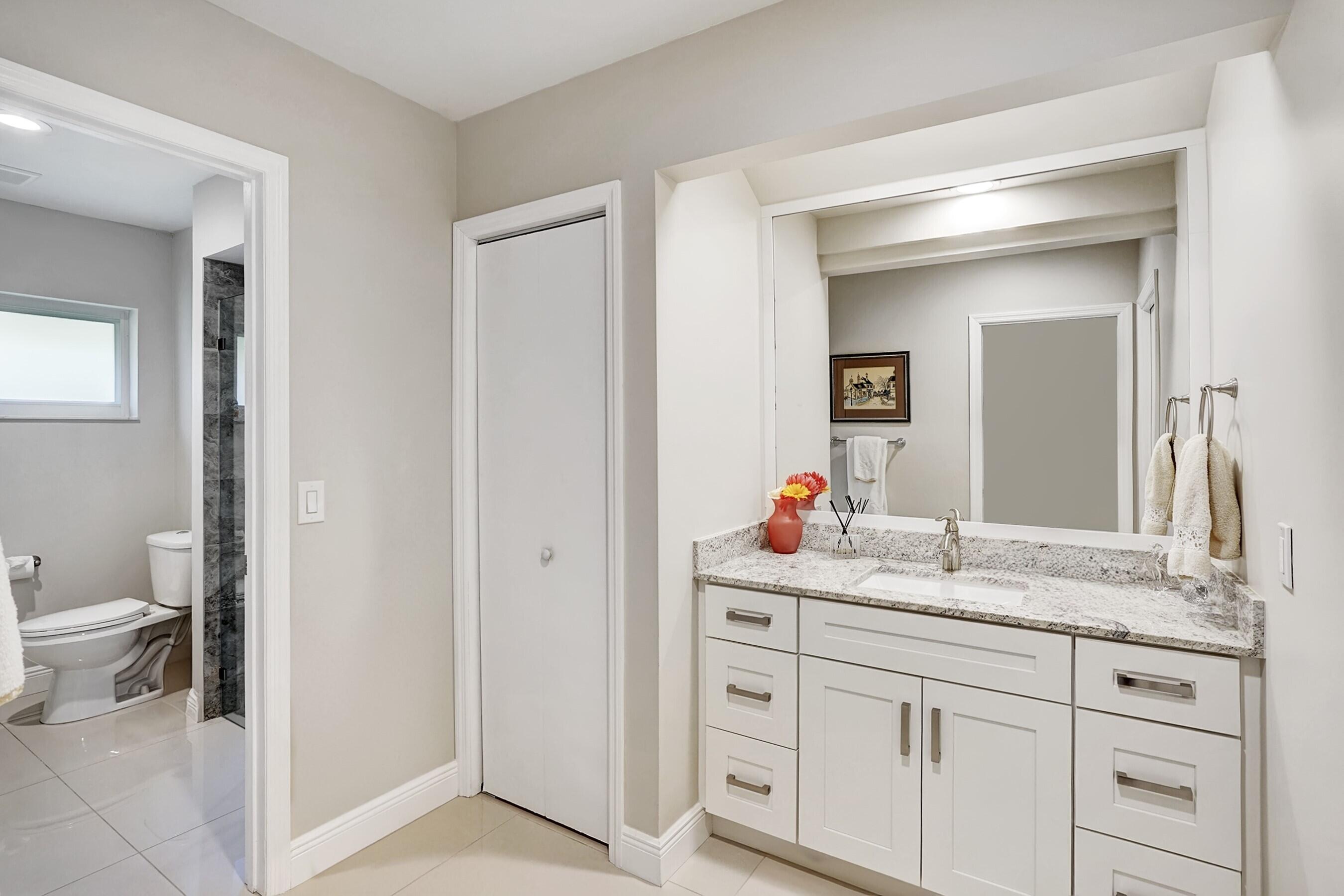 3952 Live Oak Boulevard