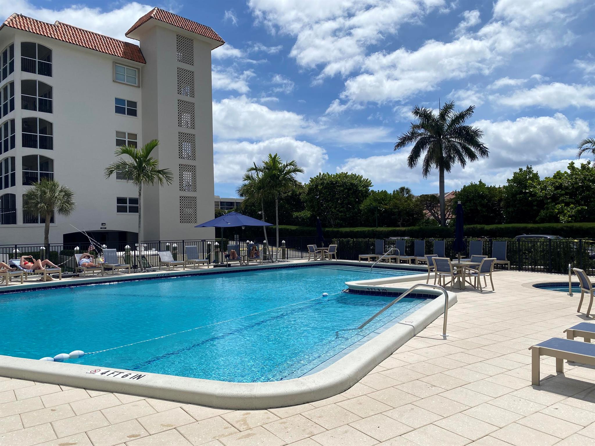 2871 N Ocean Boulevard M230