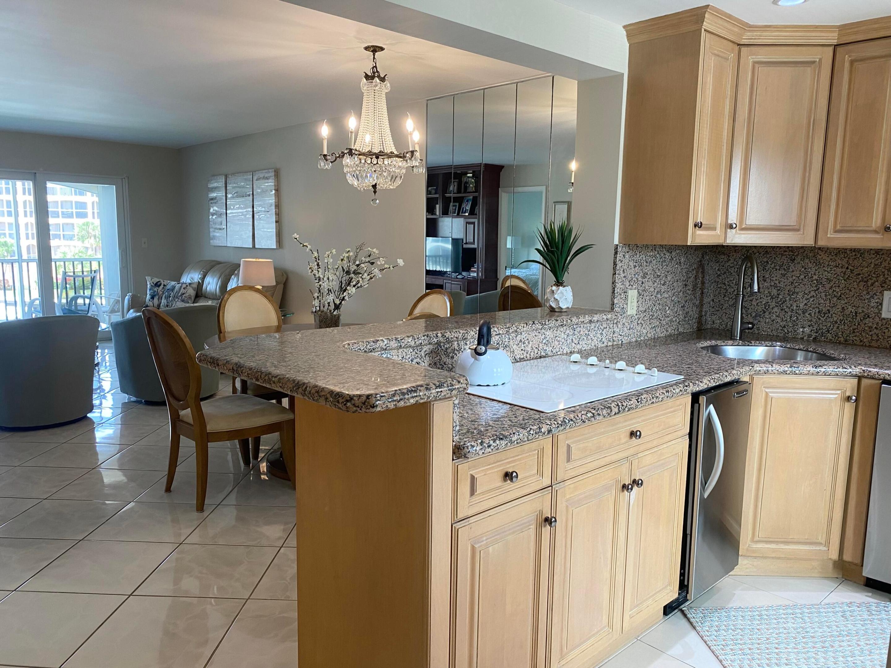 2871 N Ocean Boulevard M230