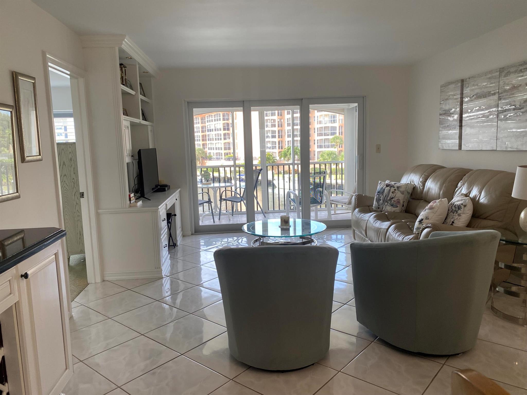 2871 N Ocean Boulevard M230