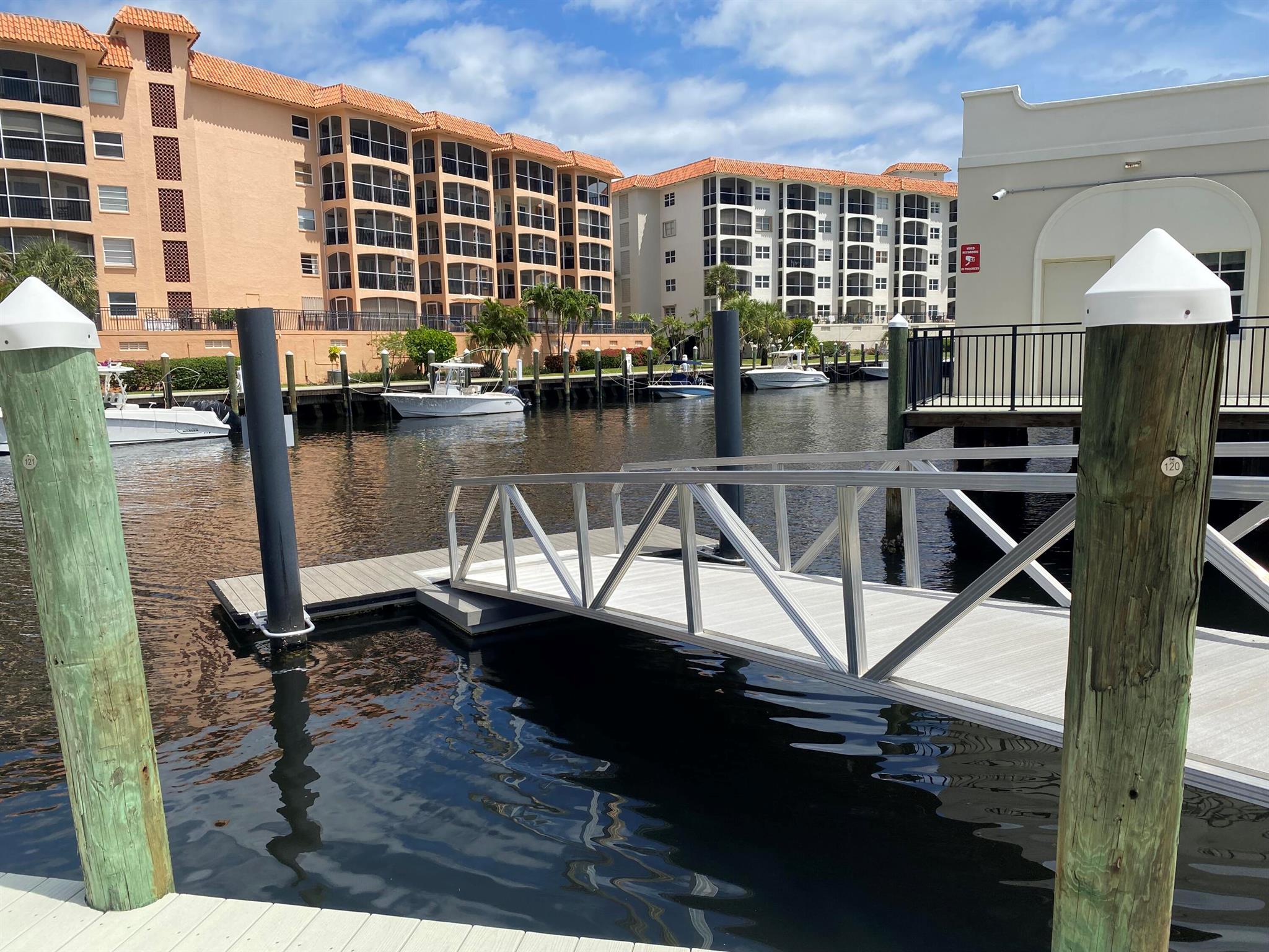 2871 N Ocean Boulevard M230