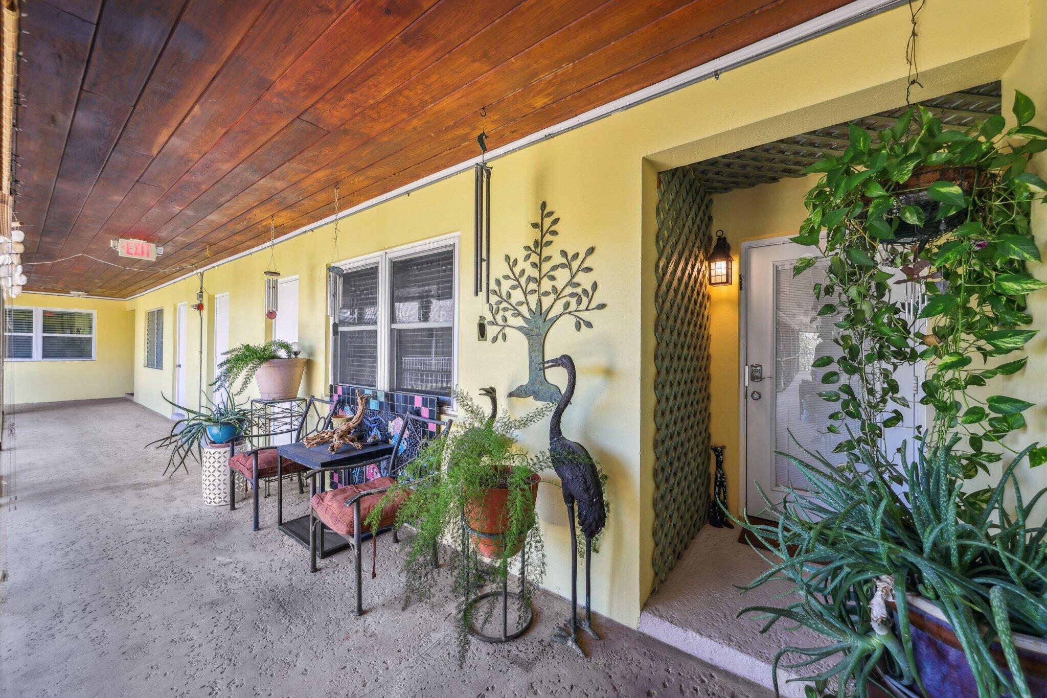 520 NE 7th Avenue 2e