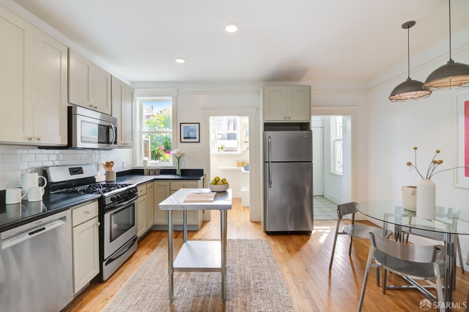 1419 South Van Ness Avenue