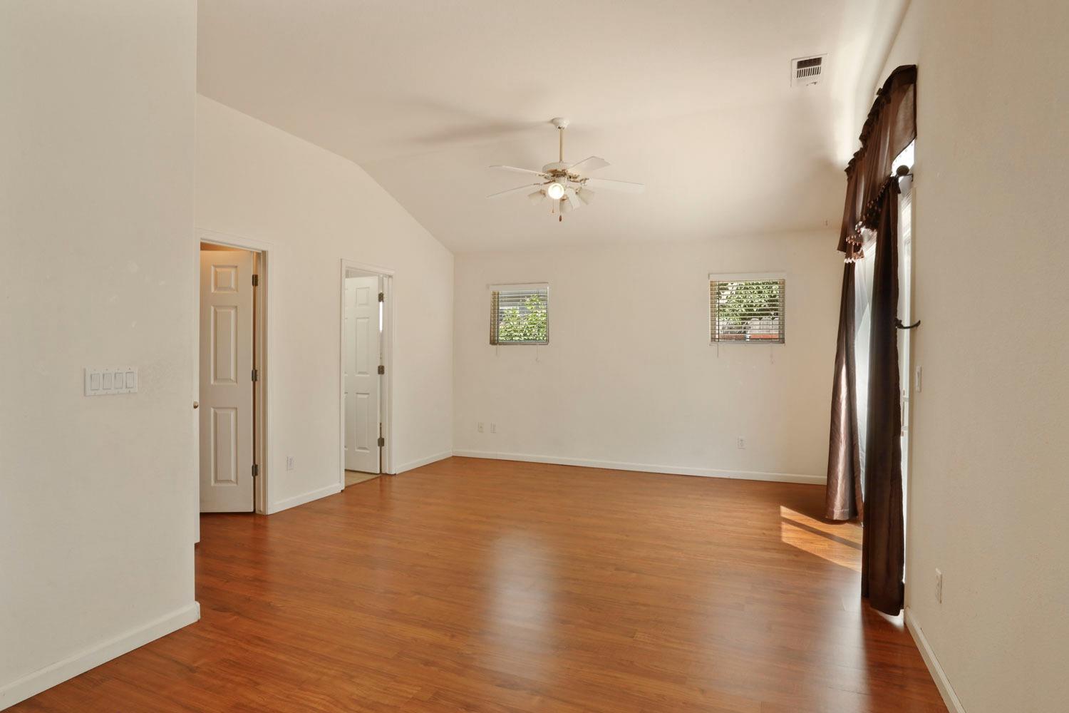 952 Shortland Circle