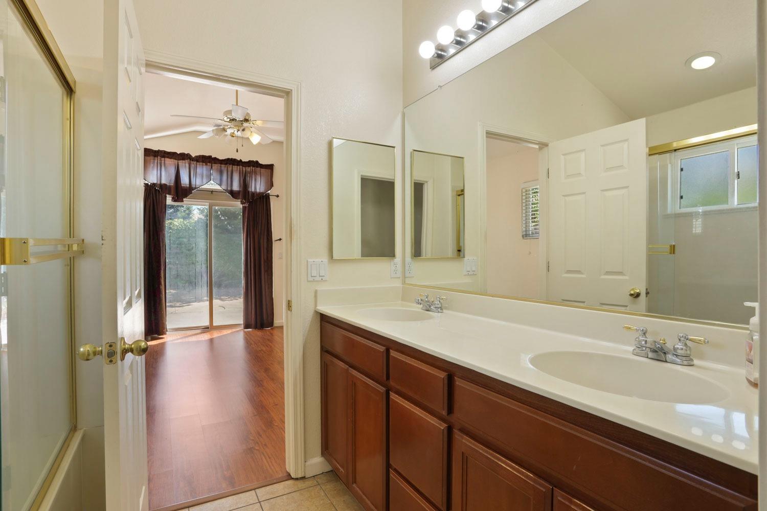 952 Shortland Circle