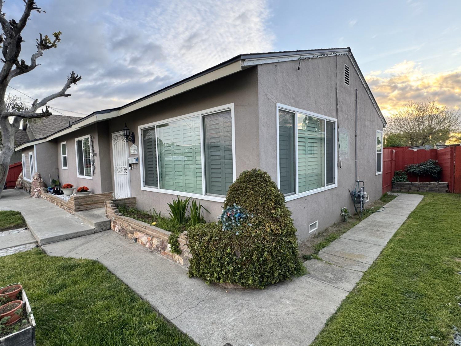2203 6th Street