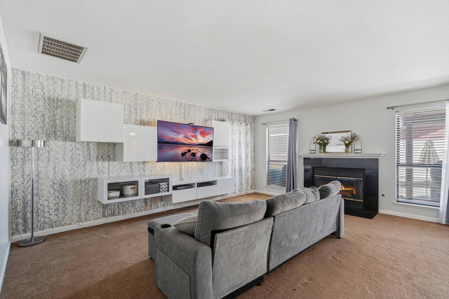 1721 Woodcrest Way