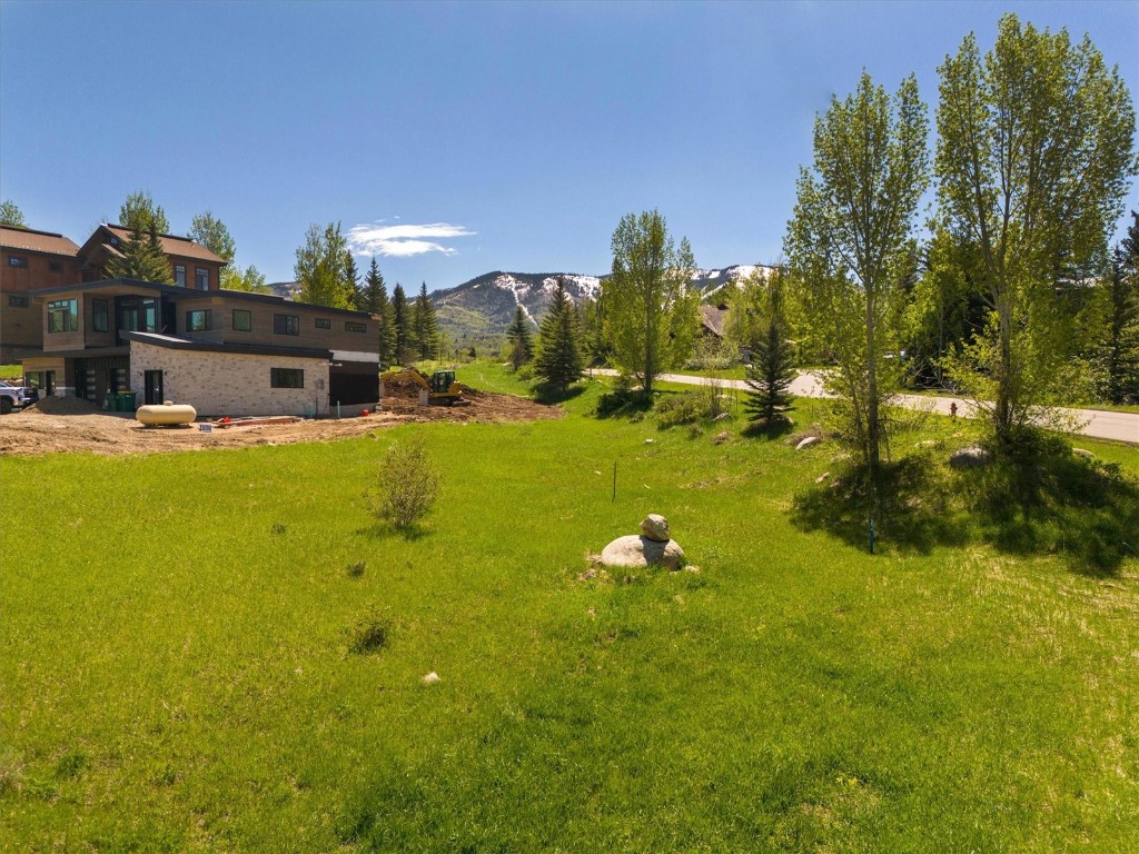 1205 Harwig CIRCLE