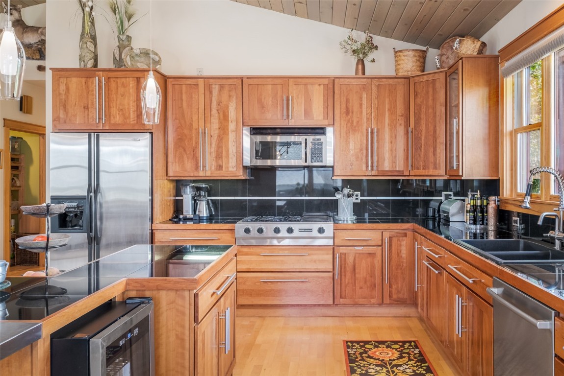 27373 Winchester COURT