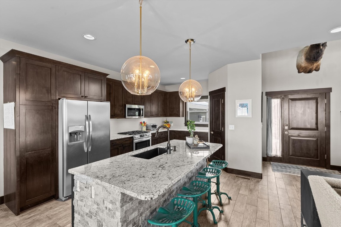 871 Dry Creek South ROAD