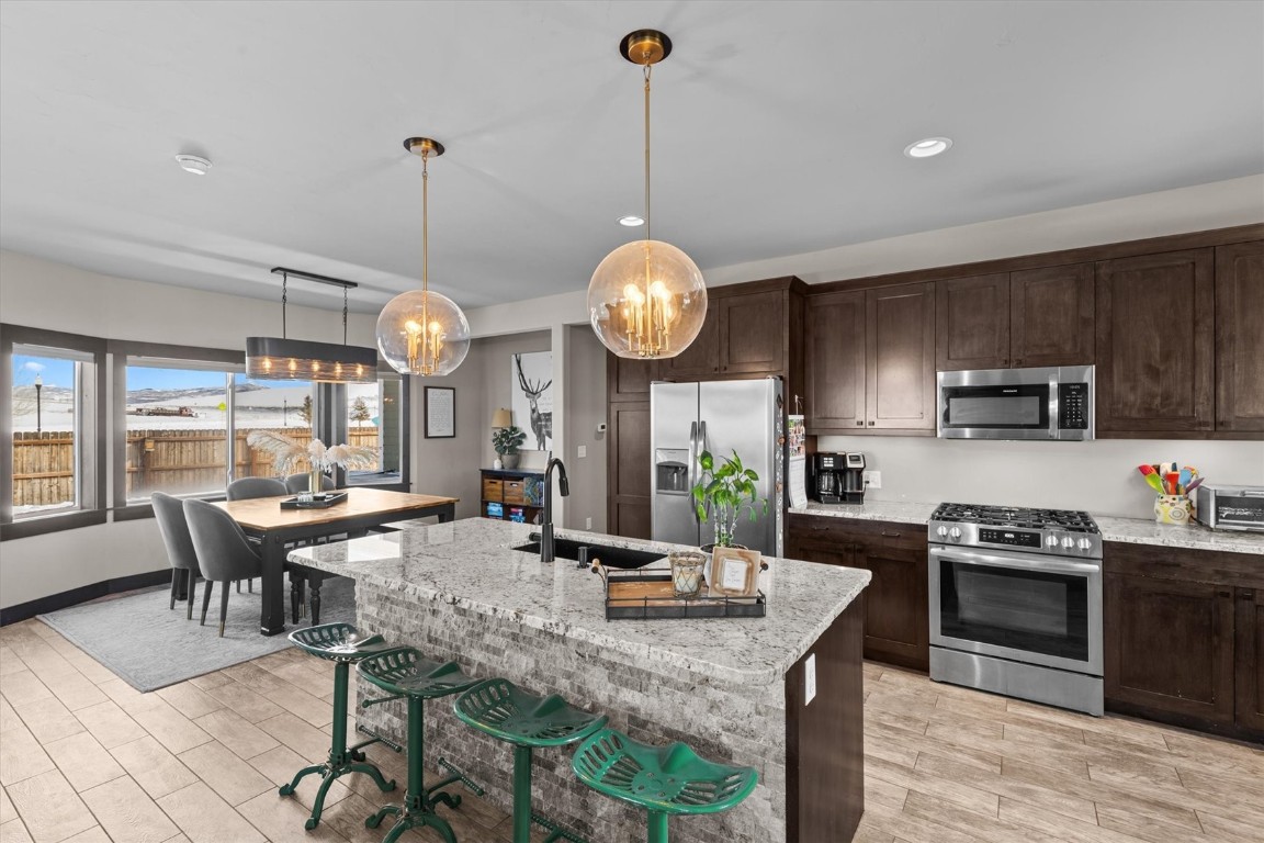 871 Dry Creek South ROAD