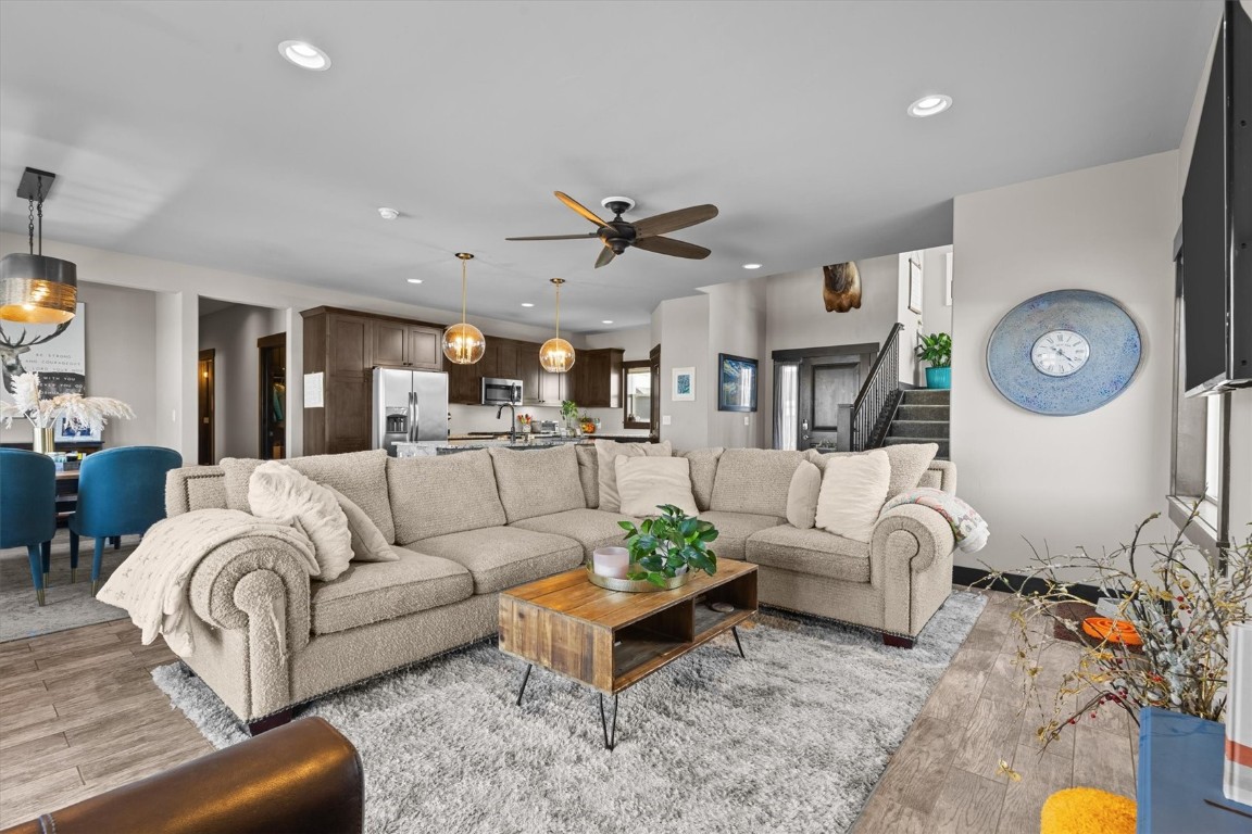 871 Dry Creek South ROAD