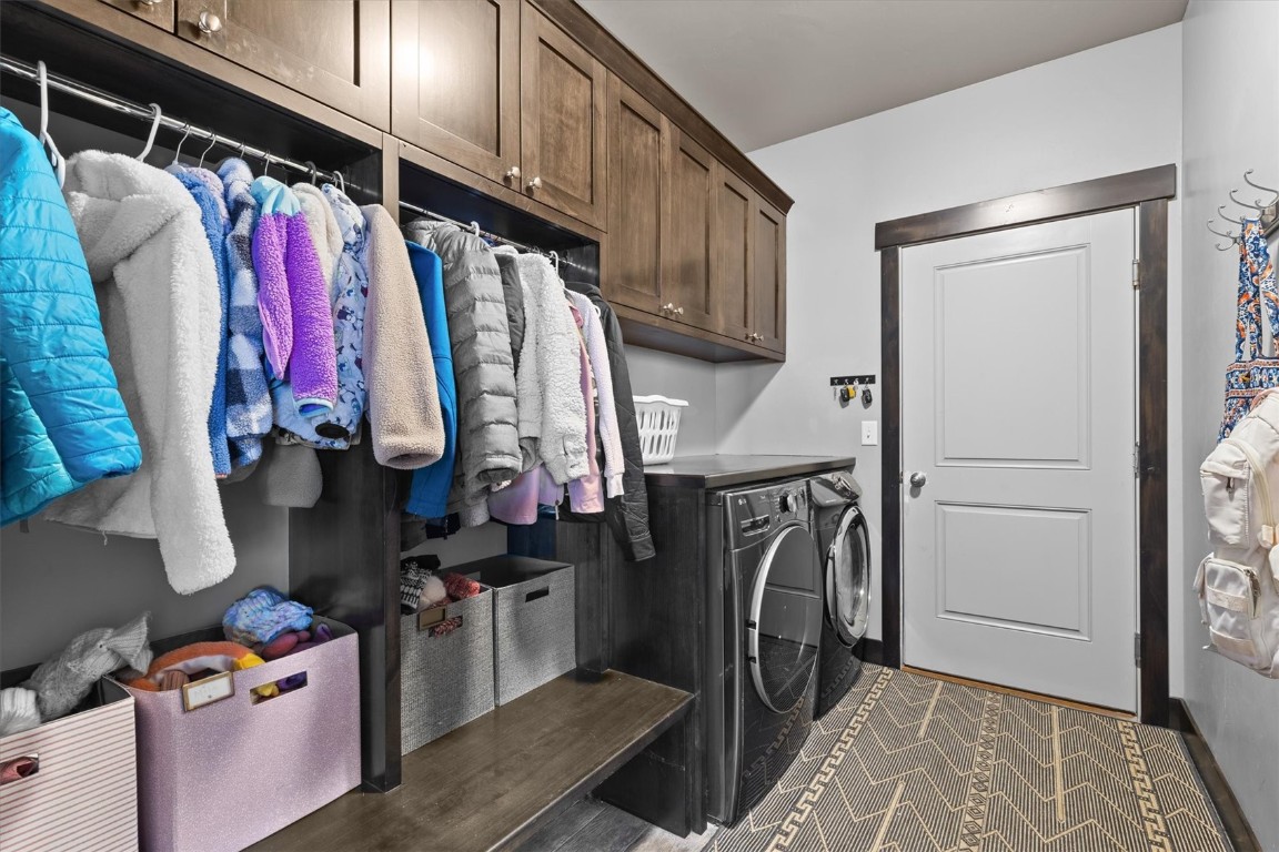 871 Dry Creek South ROAD