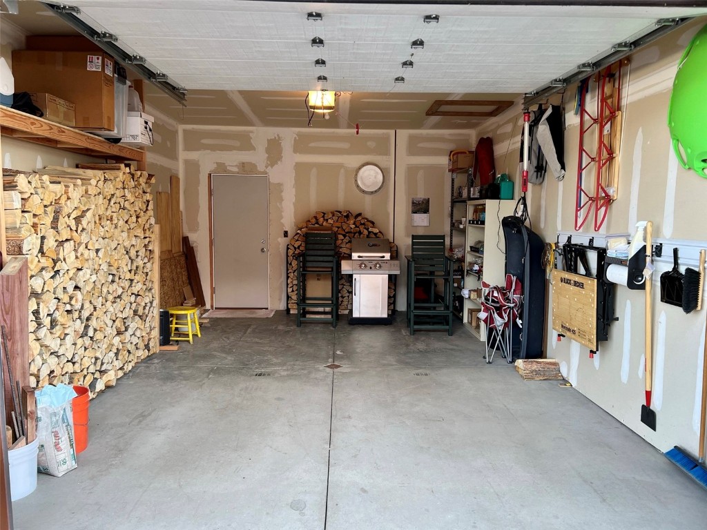 127 Oak Ridge CIRCLE 101