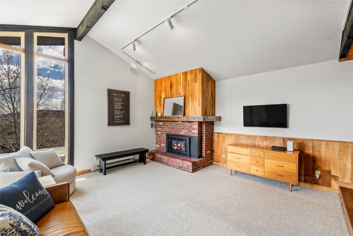2560 Longthong ROAD 7