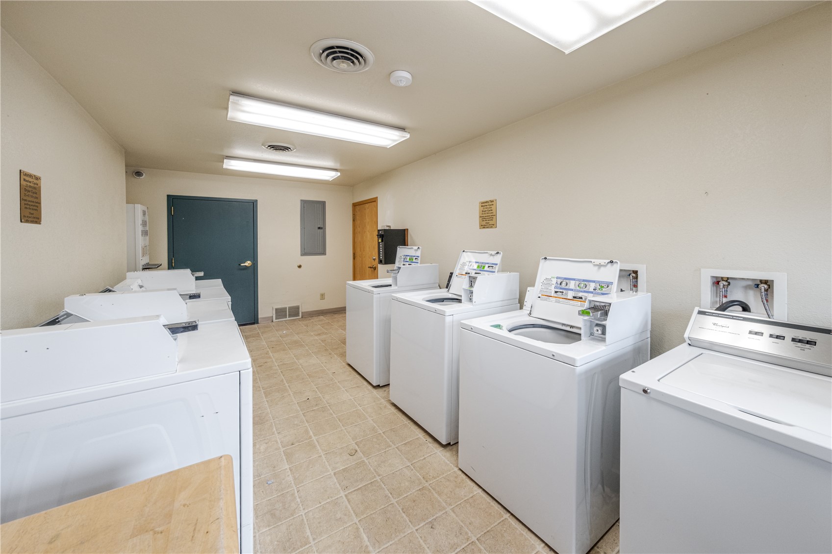 1945 Cornice ROAD 2221